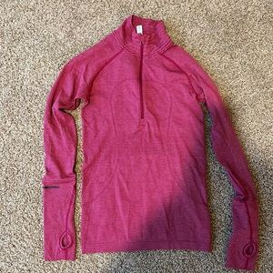 Lululemon size 6 long sleeve Half zip pullover.